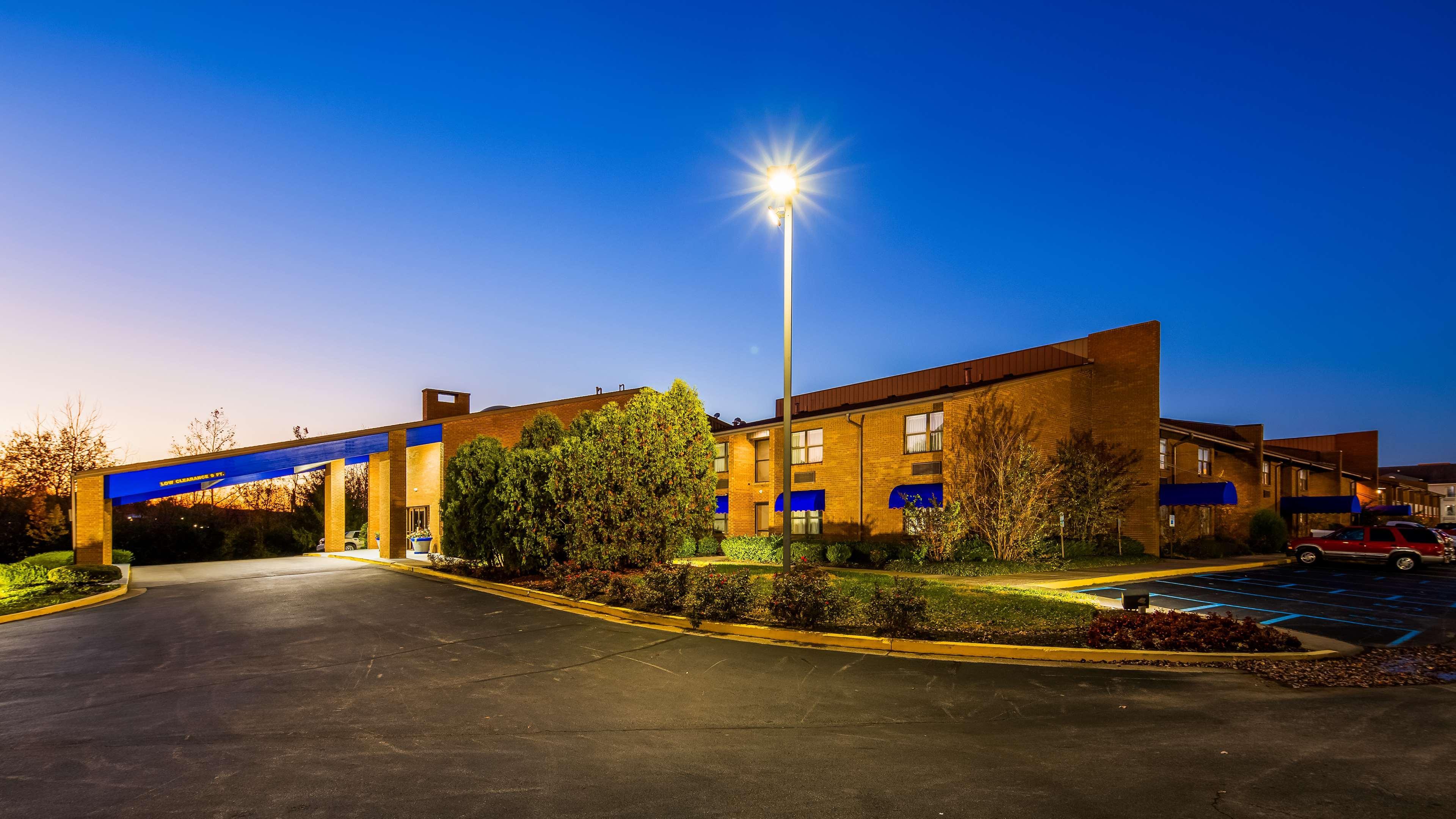 Red Roof Inn & Suites Lexington - Hamburg Exterior photo