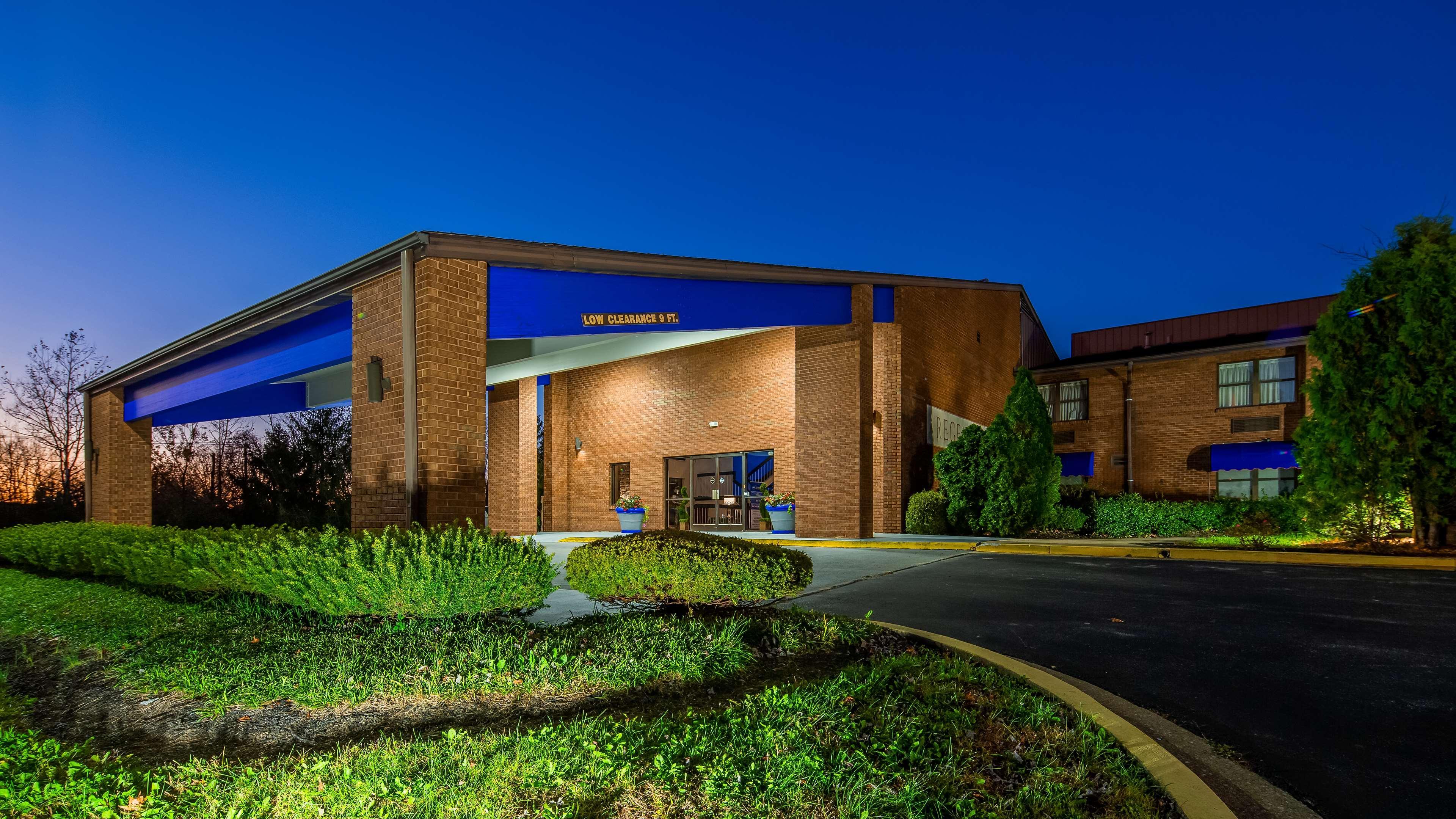 Red Roof Inn & Suites Lexington - Hamburg Exterior photo