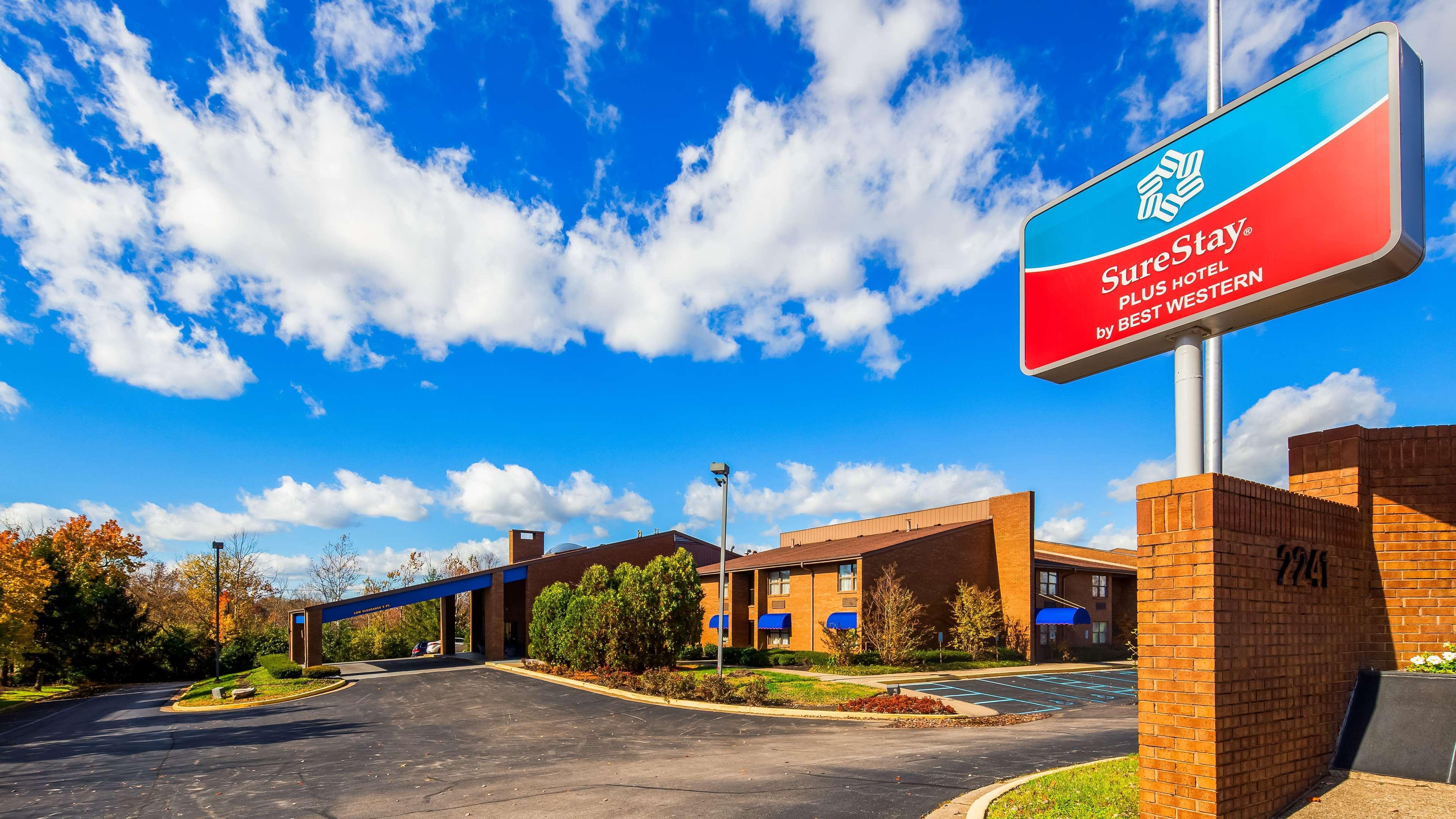 Red Roof Inn & Suites Lexington - Hamburg Exterior photo