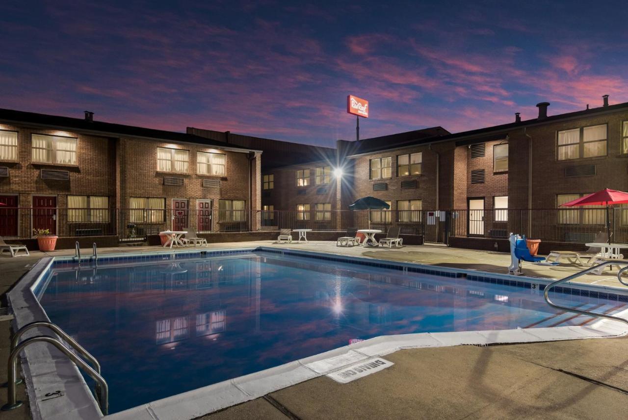 Red Roof Inn & Suites Lexington - Hamburg Exterior photo