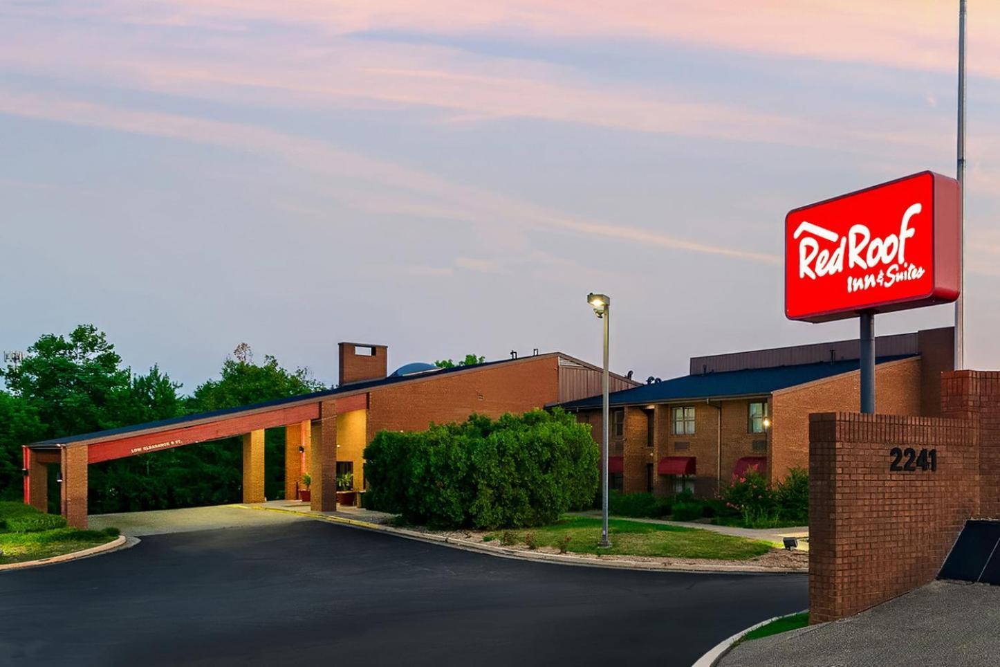 Red Roof Inn & Suites Lexington - Hamburg Exterior photo