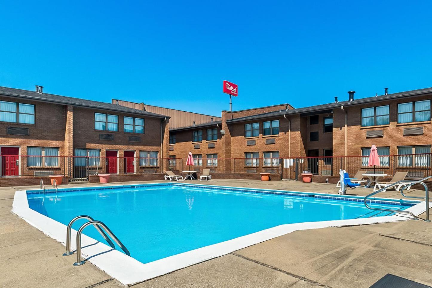 Red Roof Inn & Suites Lexington - Hamburg Exterior photo
