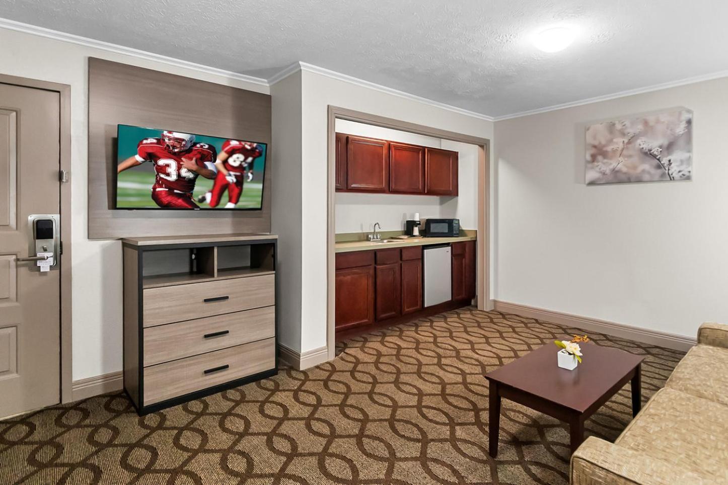 Red Roof Inn & Suites Lexington - Hamburg Exterior photo