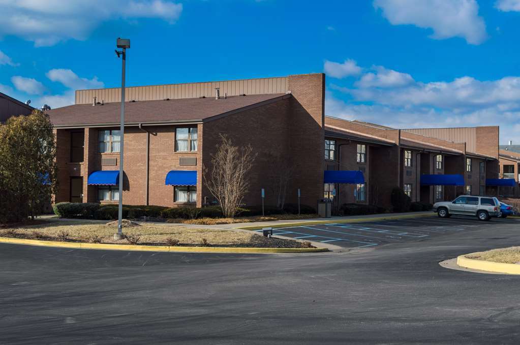 Red Roof Inn & Suites Lexington - Hamburg Exterior photo